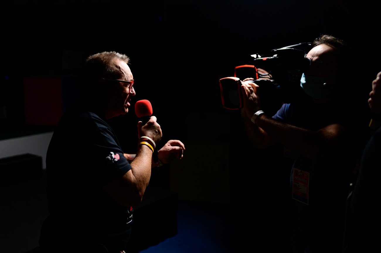 O pracy fotografa w trakcie Finału WOŚP. Rozmowa z Dariuszem Bresiem