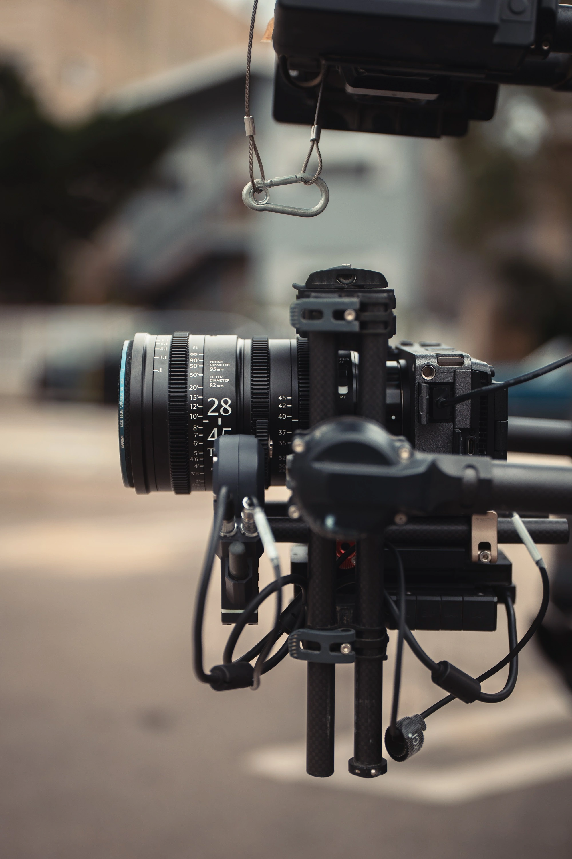 Jakie obiektywy są polecane dla twórców wideo? Obiektywy SIGMA z linii "DN"